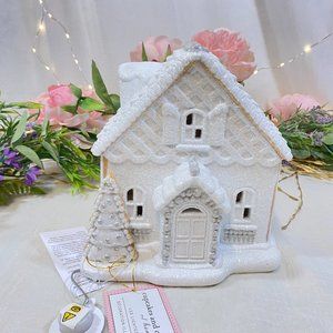 Cupcakes & Cashmere White Holiday Christmas LED Lighted Gingerbread House New 8"